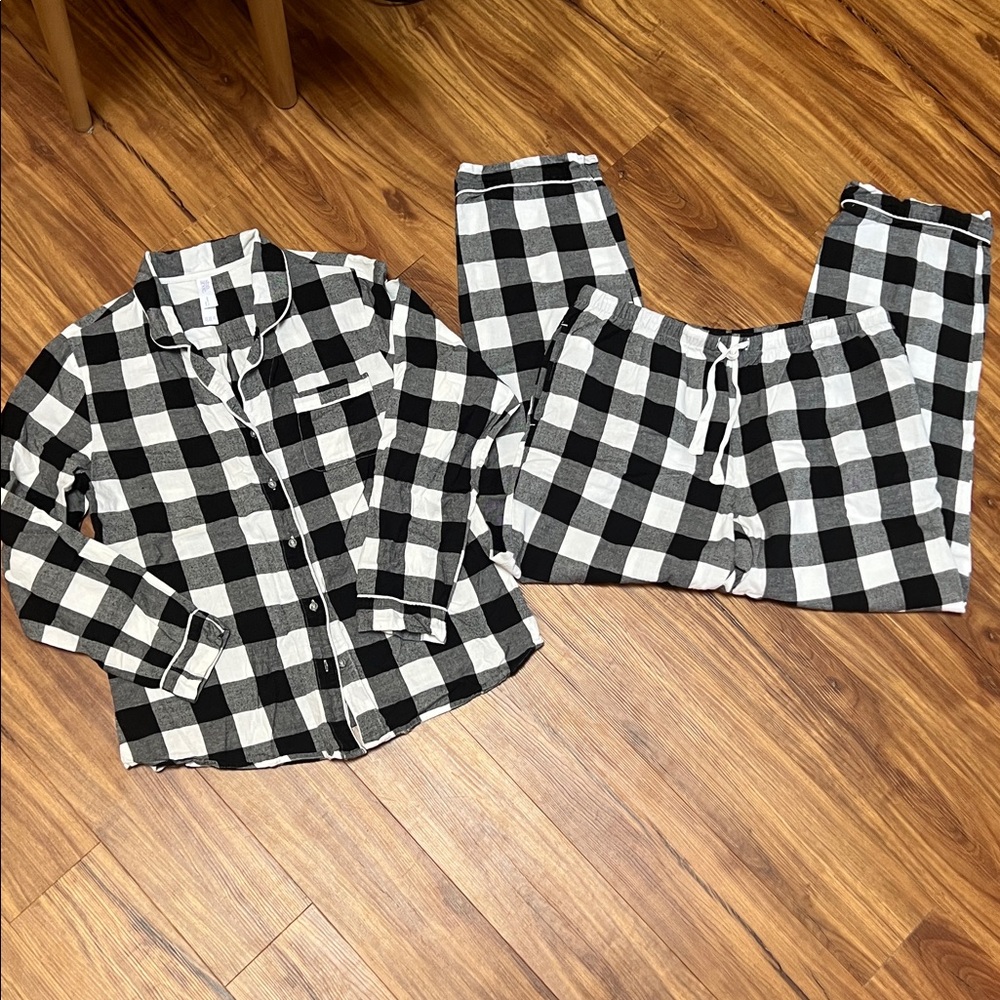 Stars Above Black and White Checkered Pajamas, size M